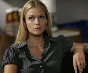 A.J. Cook Birthday, Height and zodiac sign