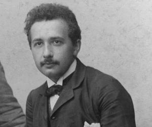 Albert Einstein Birthday, Height and zodiac sign
