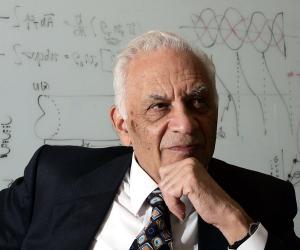 Amar Bose Birthday, Height and zodiac sign Amar Bose Birthday, Height and zodiac sign