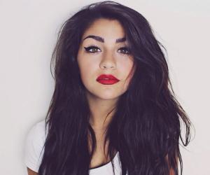Andrea Russett Birthday, Height and zodiac sign