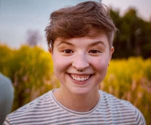 Ash Hardell Birthday, Height and zodiac sign Ash Hardell Birthday, Height and zodiac sign