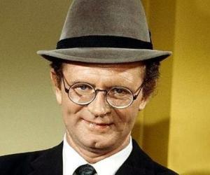 Charles Nelson Reilly Birthday, Height and zodiac sign