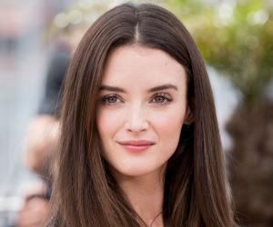 Charlotte Le Bon Birthday, Height and zodiac sign