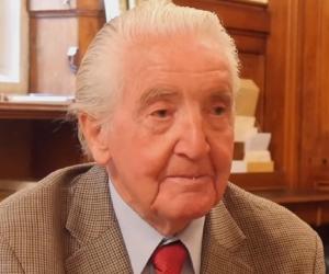 Dennis Skinner Birthday, Height and zodiac sign Dennis Skinner Birthday, Height and zodiac sign