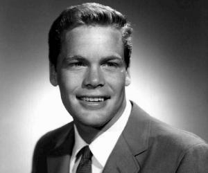 Doug McClure Birthday, Height and zodiac sign