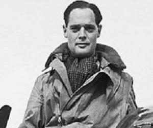 Douglas Bader Birthday, Height and zodiac sign Douglas Bader Birthday, Height and zodiac sign