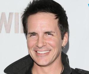 Hal Sparks Birthday, Height and zodiac sign