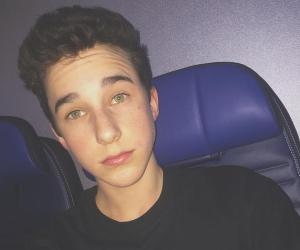 Hunter Rowland Birthday, Height and zodiac sign Hunter Rowland Birthday, Height and zodiac sign