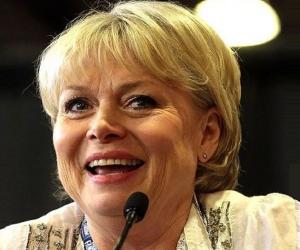 Julie Dawn Cole Birthday, Height and zodiac sign Julie Dawn Cole Birthday, Height and zodiac sign