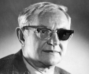 Julius Axelrod Birthday, Height and zodiac sign Julius Axelrod Birthday, Height and zodiac sign
