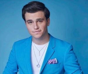 Kalama Epstein Birthday, Height and zodiac sign Kalama Epstein Birthday, Height and zodiac sign