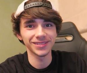 Kiingtong Birthday, Height and zodiac sign Kiingtong Birthday, Height and zodiac sign