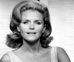 Lee Remick Birthday, Height and zodiac sign
