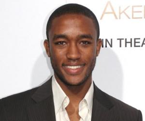 Lee Thompson Young Birthday, Height and zodiac sign