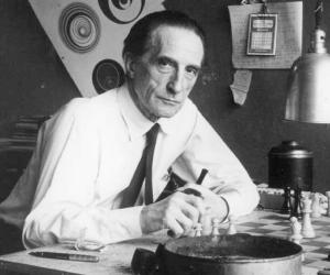Marcel Duchamp Birthday, Height and zodiac sign