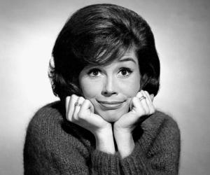 Mary Tyler Moore Birthday, Height and zodiac sign
