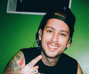 Mike Fuentes Birthday, Height and zodiac sign