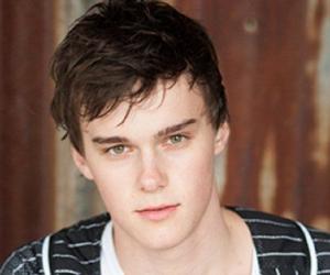 Mitchell Hope Birthday, Height and zodiac sign