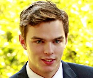Nicholas Hoult Birthday, Height and zodiac sign
