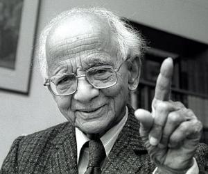 Nirad C. Chaudhuri Birthday, Height and zodiac sign Nirad C. Chaudhuri Birthday, Height and zodiac sign