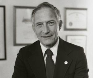 Robert Noyce Birthday, Height and zodiac sign Robert Noyce Birthday, Height and zodiac sign