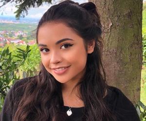 Selina Mour Birthday, Height and zodiac sign Selina Mour Birthday, Height and zodiac sign