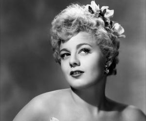 Shelley Winters Birthday, Height and zodiac sign Shelley Winters Birthday, Height and zodiac sign