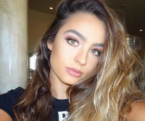 Sommer Ray Birthday, Height and zodiac sign