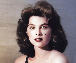 Tina Louise Birthday, Height and zodiac sign
