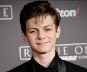 Ty Simpkins Birthday, Height and zodiac sign