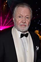 Jon Voight Birthday, Height and zodiac sign