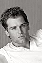 Mike Vogel Birthday, Height and zodiac sign