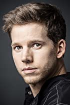 Stark Sands Birthday, Height and zodiac sign