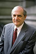 Steven Hill Birthday, Height and zodiac sign