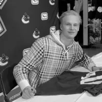 Elias Pettersson Birthday, Height and zodiac sign