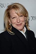 Bette Midler Birthday, Height and zodiac sign