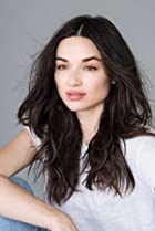 Crystal Reed Birthday, Height and zodiac sign