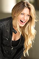 Jes Macallan Birthday, Height and zodiac sign
