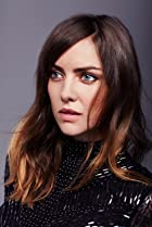 Jessica Stroup Birthday, Height and zodiac sign