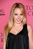 Kelly Stables Birthday, Height and zodiac sign