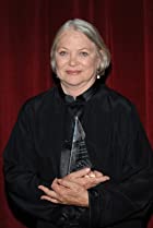 Louise Fletcher Birthday, Height and zodiac sign