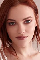 Madeline Brewer Birthday, Height and zodiac sign