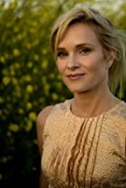 Nicholle Tom Birthday, Height and zodiac sign
