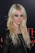 Taylor Momsen Birthday, Height and zodiac sign