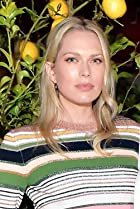 Erin Foster Birthday, Height and zodiac sign