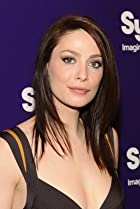 Joanne Kelly Birthday, Height and zodiac sign