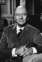 John Gielgud Birthday, Height and zodiac sign