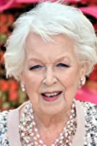 June Whitfield Birthday, Height and zodiac sign