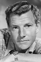 Kenneth More Birthday, Height and zodiac sign