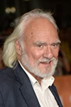 Kenneth Welsh Birthday, Height and zodiac sign